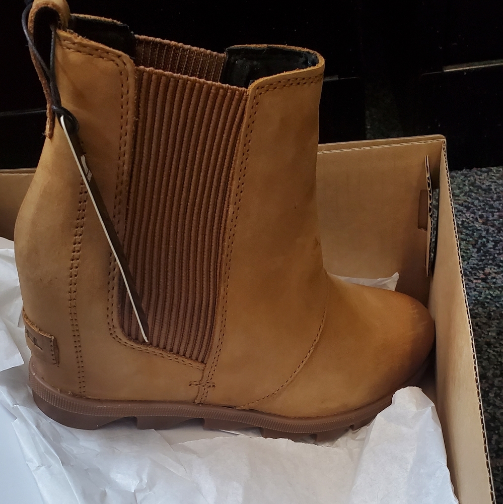Sorel Joan of Arctic Wedge II Chelsea Boot - Women